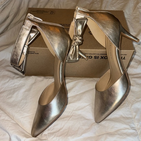 CL by Chinese Laundry “Outgoing Pump” Gold moonlight Metallic Color Size 8.5/39 - Picture 9 of 15